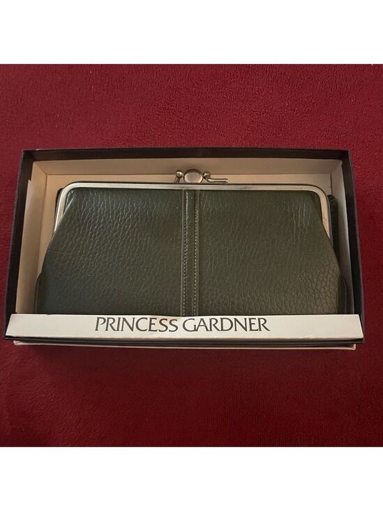 Handbags - Vintage Princess Gardner Kiss Lock Leather Wallet NIB